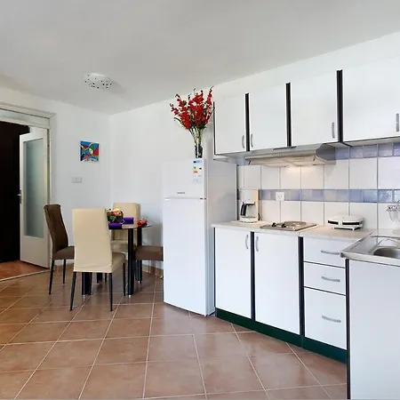 Appartement Tatiana-murter-centar *